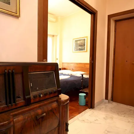 Anastasio Ii B&B 로마